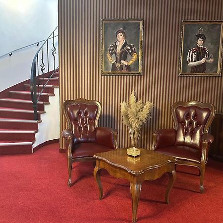 Zamocka Koruna U Hoffera Nitra Exterior foto